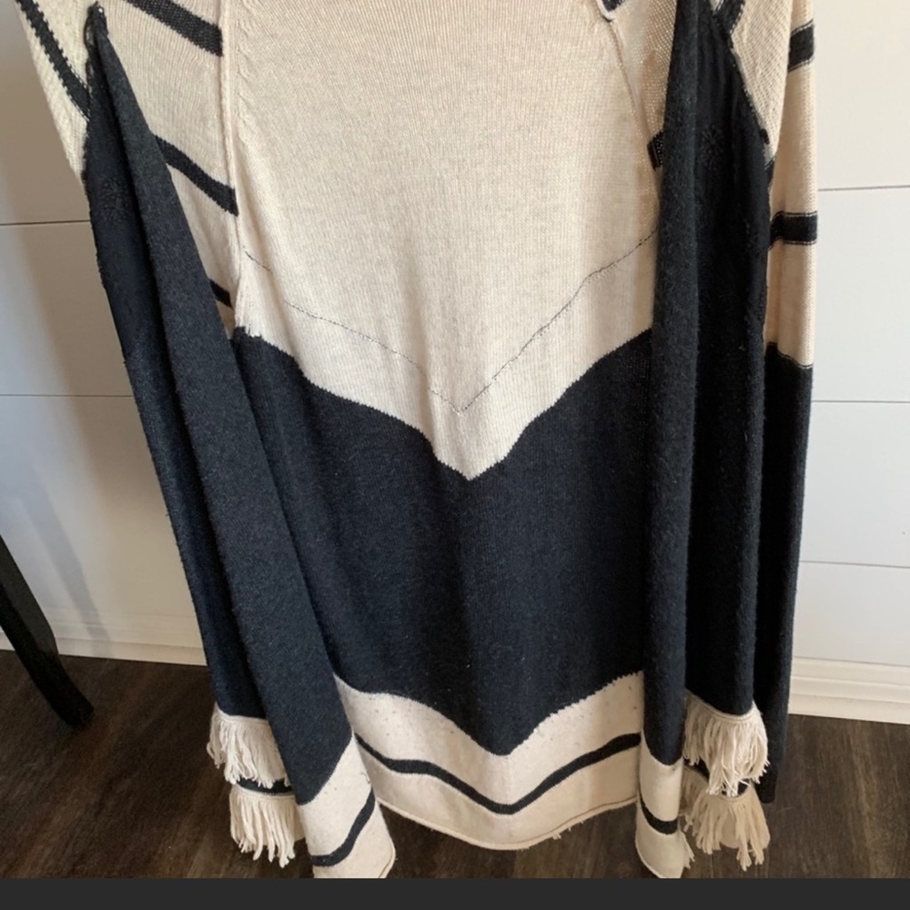 Gimmicks Cardigan